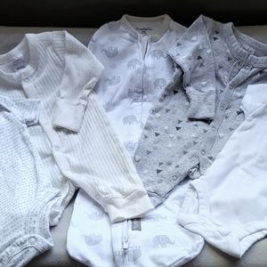 5 PC Gender Neutral white / grey newborn onesies and swaddle